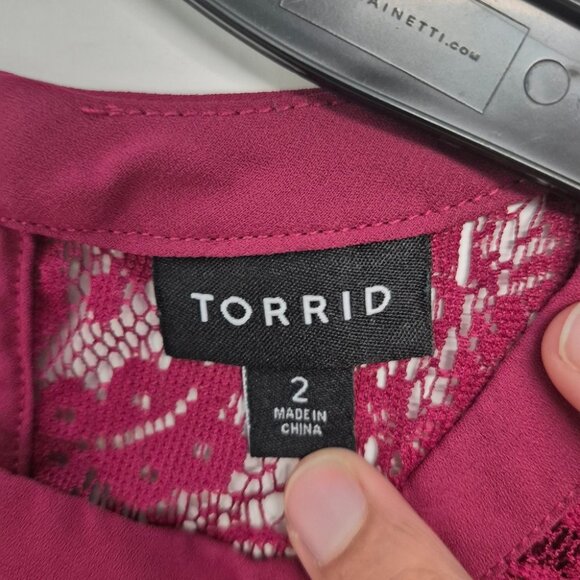 Torrid Womens Burgundy Lace Yoke Blouse Short Flutter Sleeves Button Back Detail - Picture 7 of 9